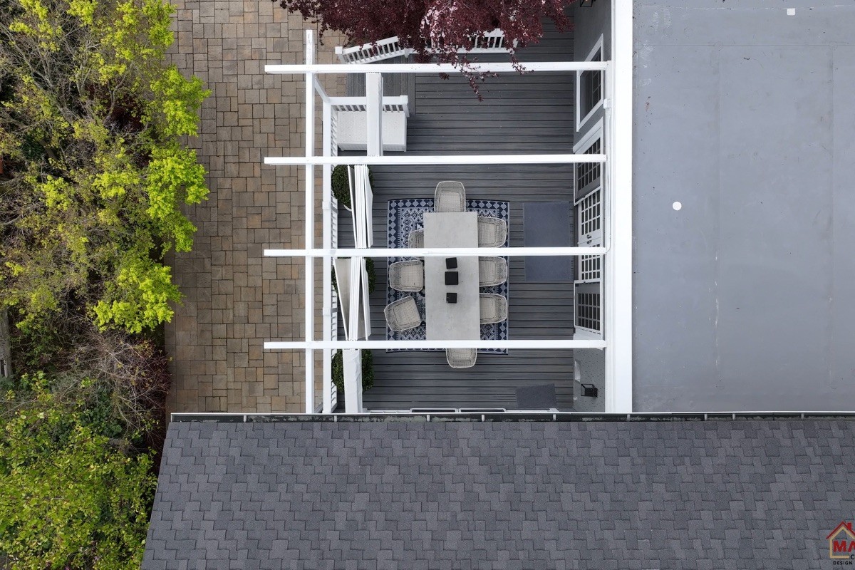 Masterful Construction Inc. 2-9 San Mateo Outdoor Kitchen and Living Space Design  