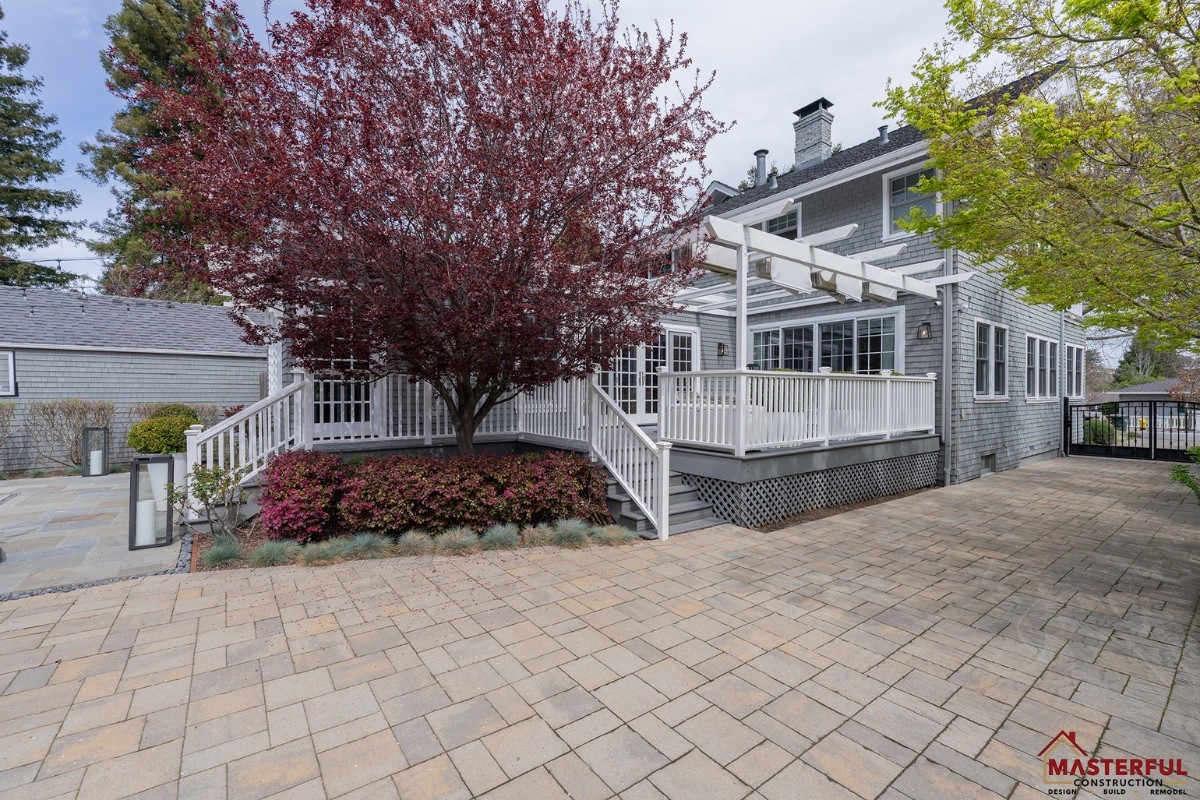 Masterful Construction Inc. 6-9 San Mateo Outdoor Kitchen and Living Space Design  