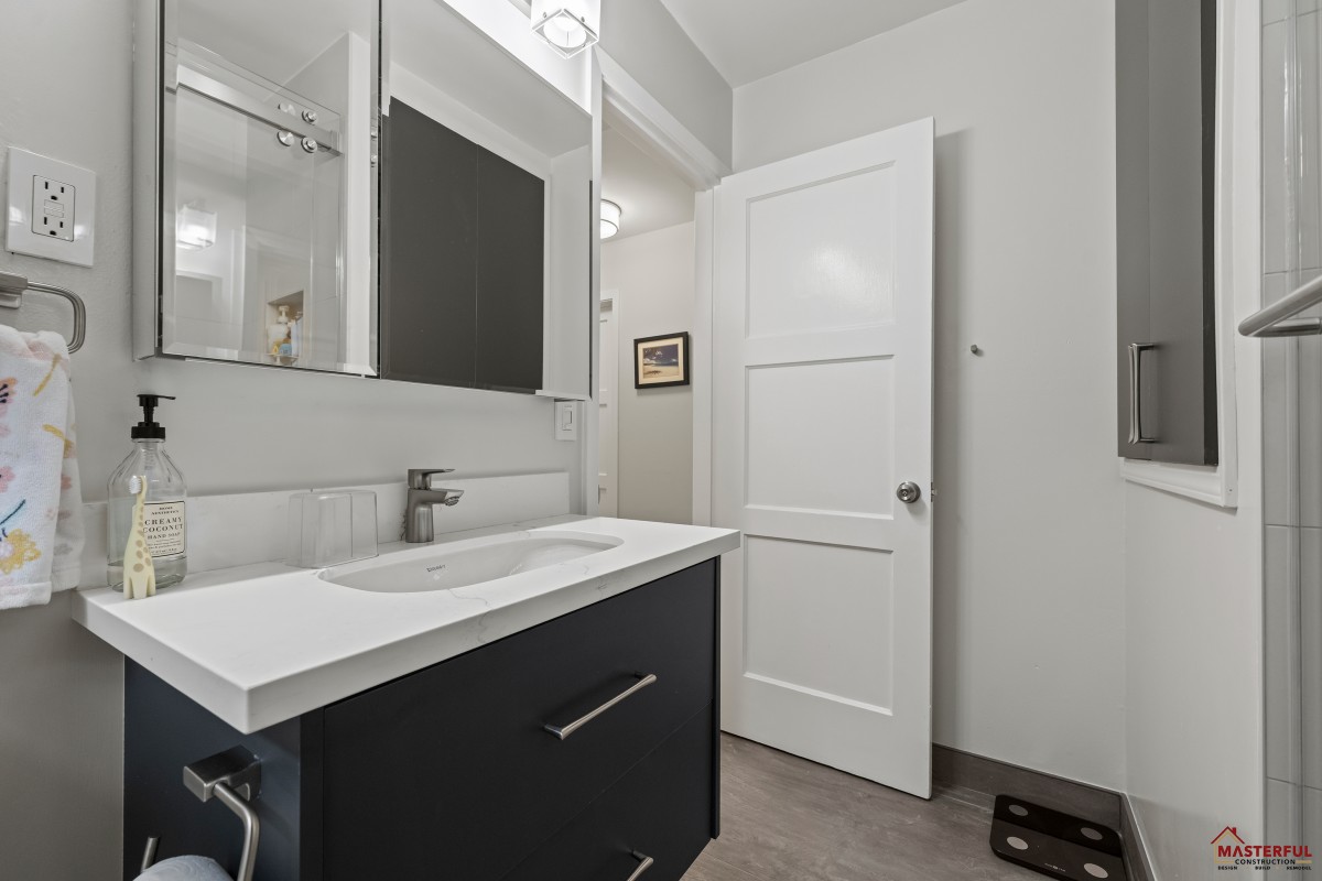 Masterful Construction Inc. DSC00030 Master Bathroom & Powder Room Remodel South SF
